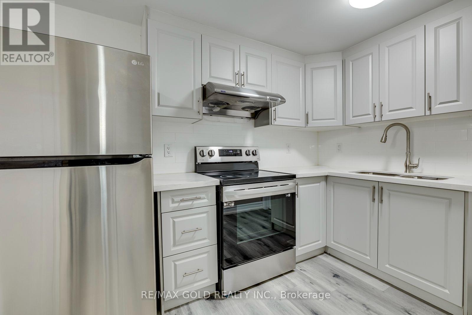 911 Golden Farmer Way, Mississauga, Ontario  L5W 1A8 - Photo 34 - W13687054