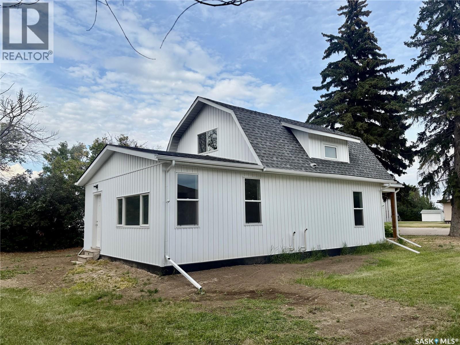214 Thomson Street, Outlook, Saskatchewan  S0L 2N0 - Photo 2 - SK045778