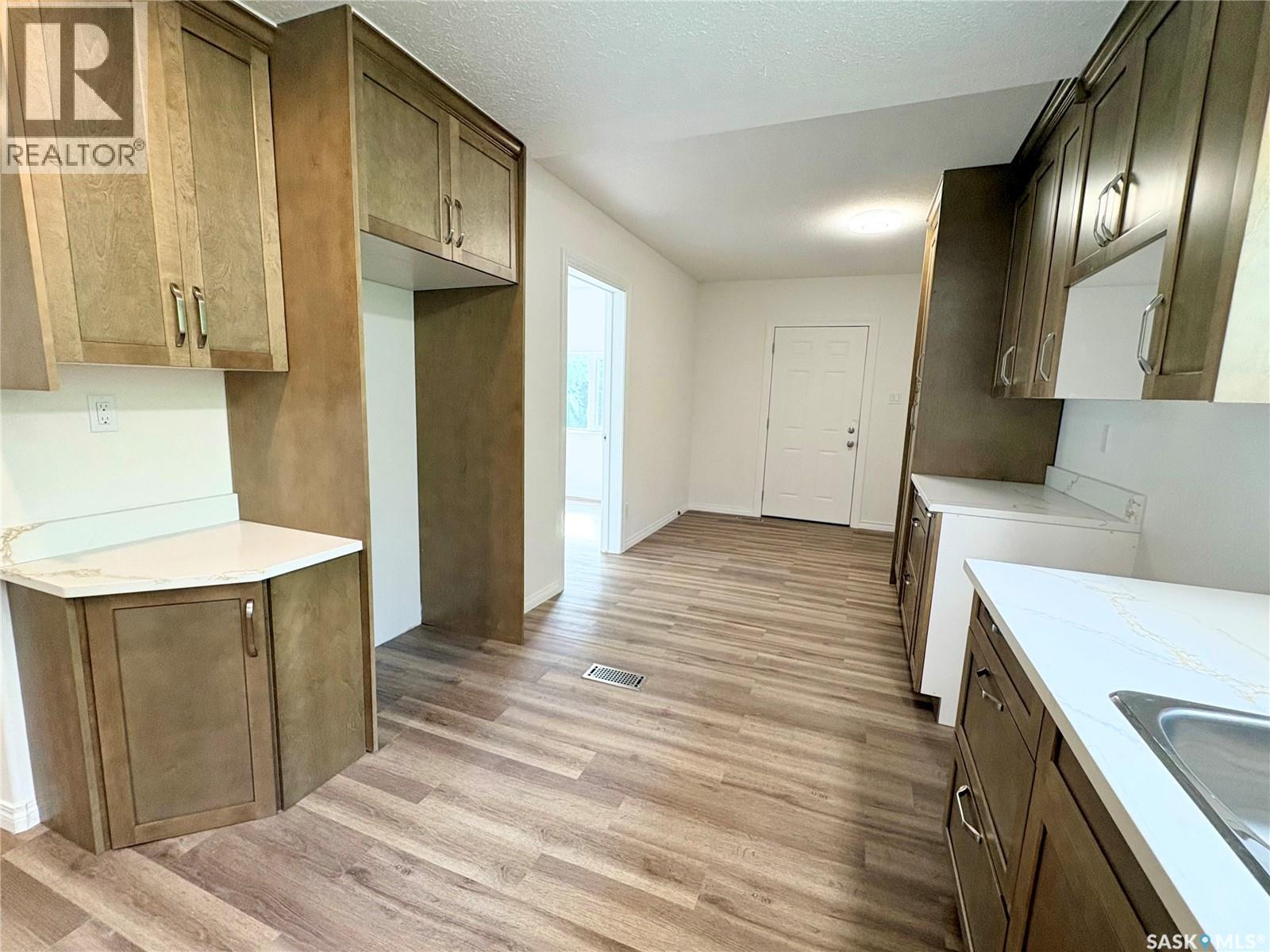 214 Thomson Street, Outlook, Saskatchewan  S0L 2N0 - Photo 6 - SK045778