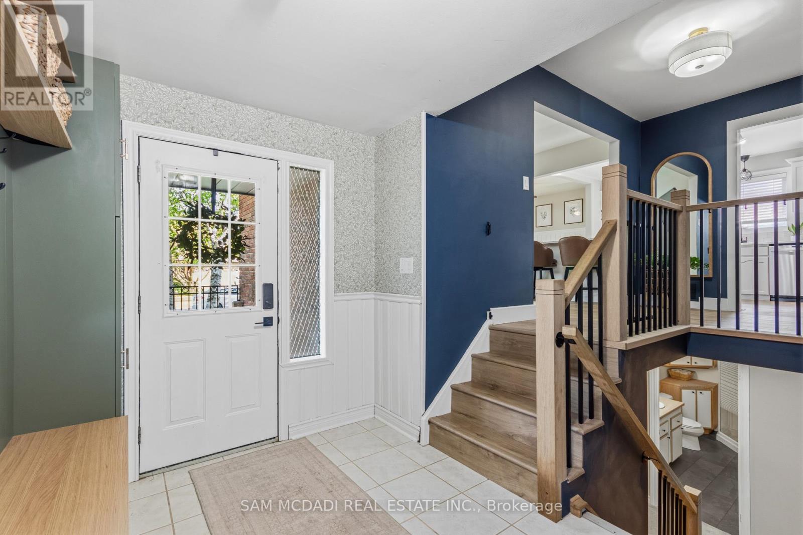 32 Milverton Close, Hamilton, Ontario  L8B 0A9 - Photo 6 - X13686750