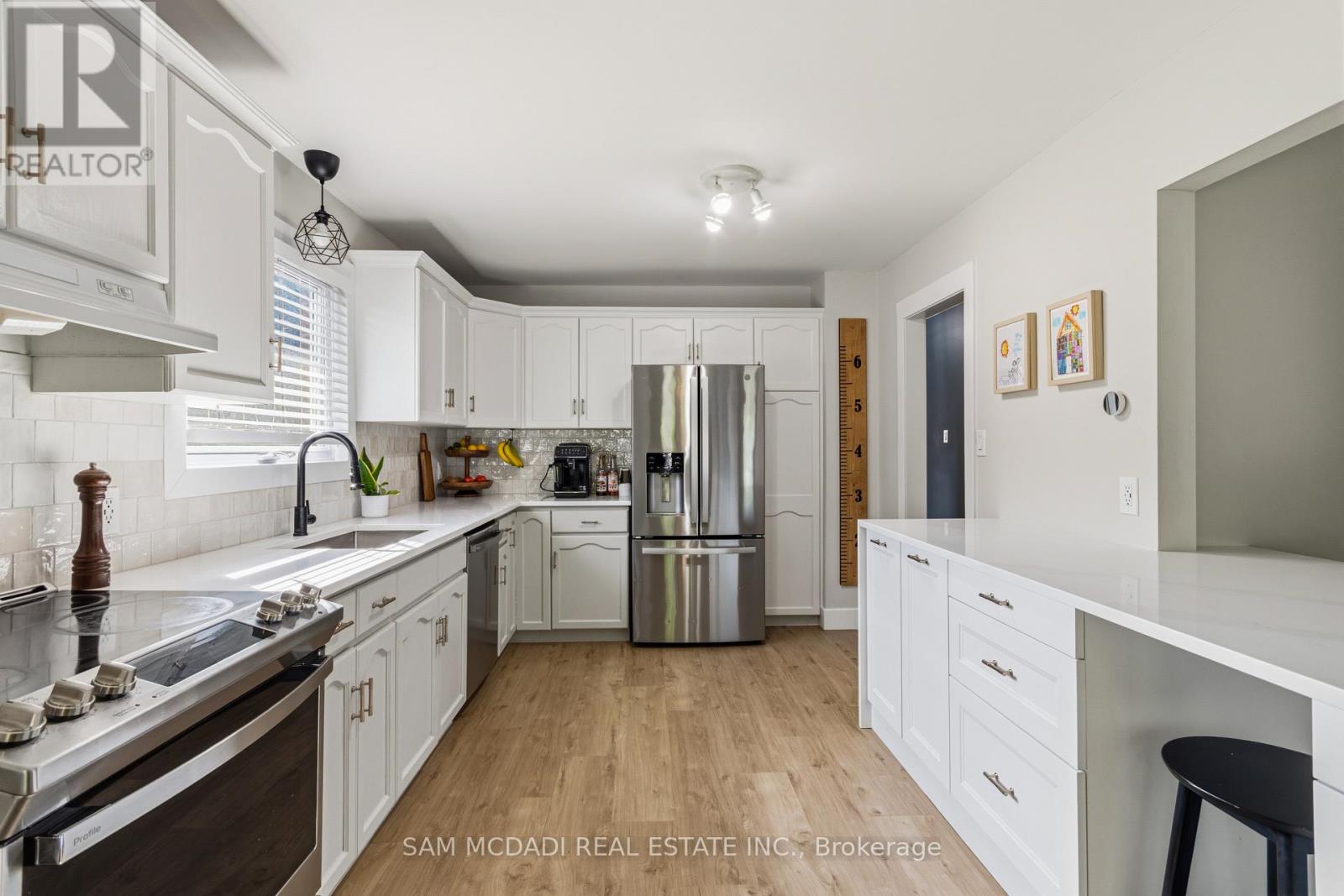 32 Milverton Close, Hamilton, Ontario  L8B 0A9 - Photo 12 - X13686832