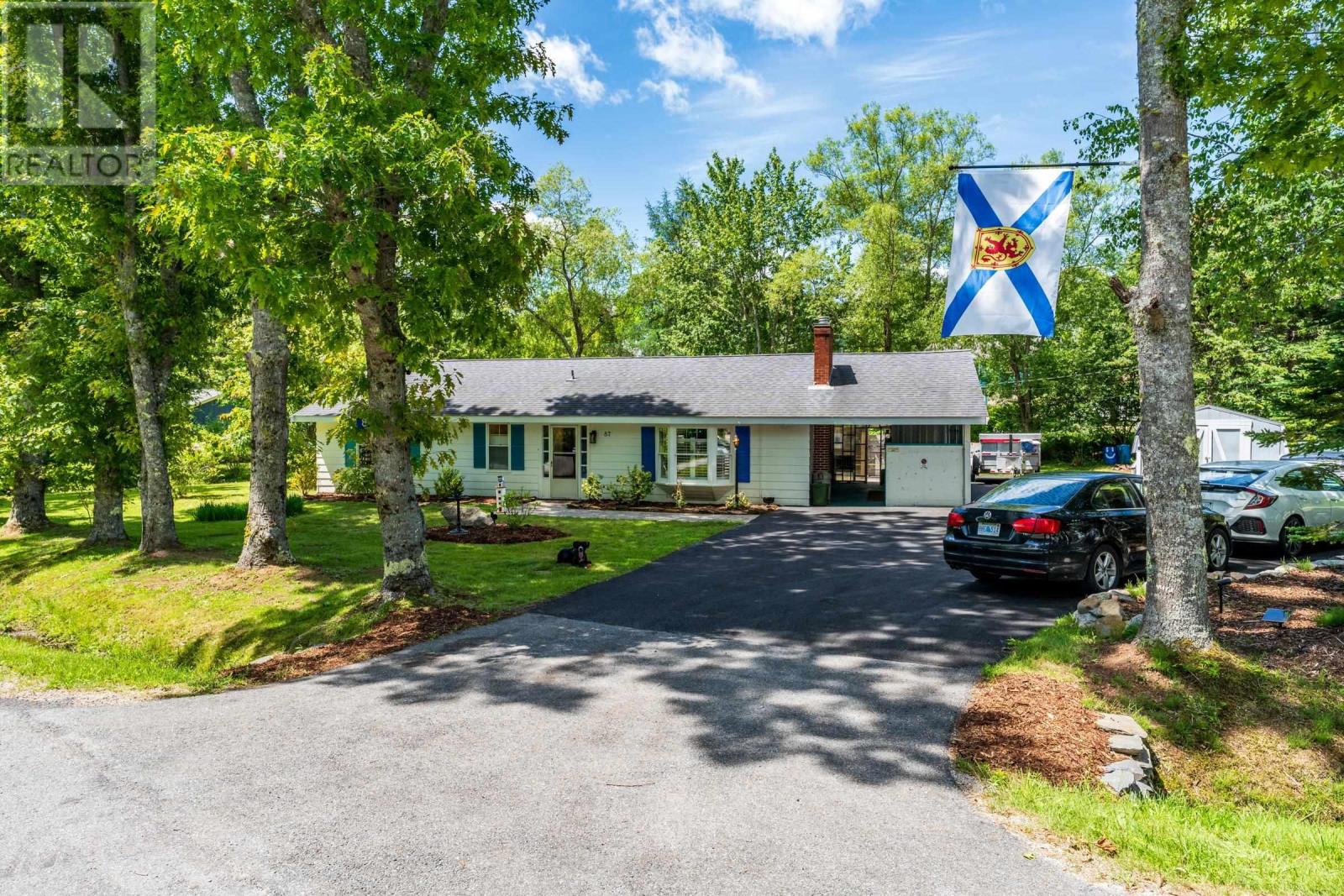87 Prince Street, Chester, Nova Scotia  B0J 1J0 - Photo 2 - 202616126