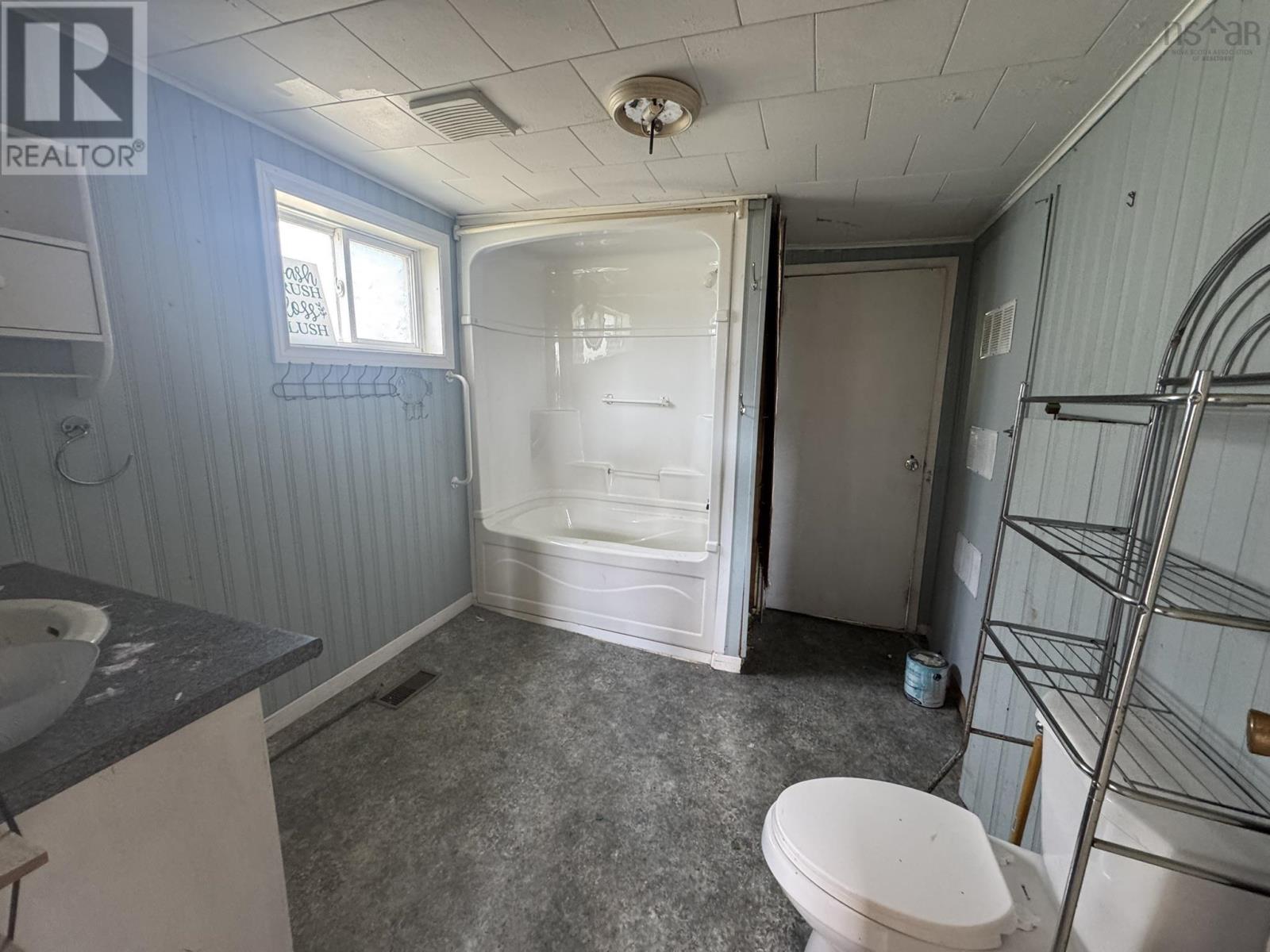 2049 Irving Street, Westville, Nova Scotia  B0K 2A0 - Photo 12 - 202620806