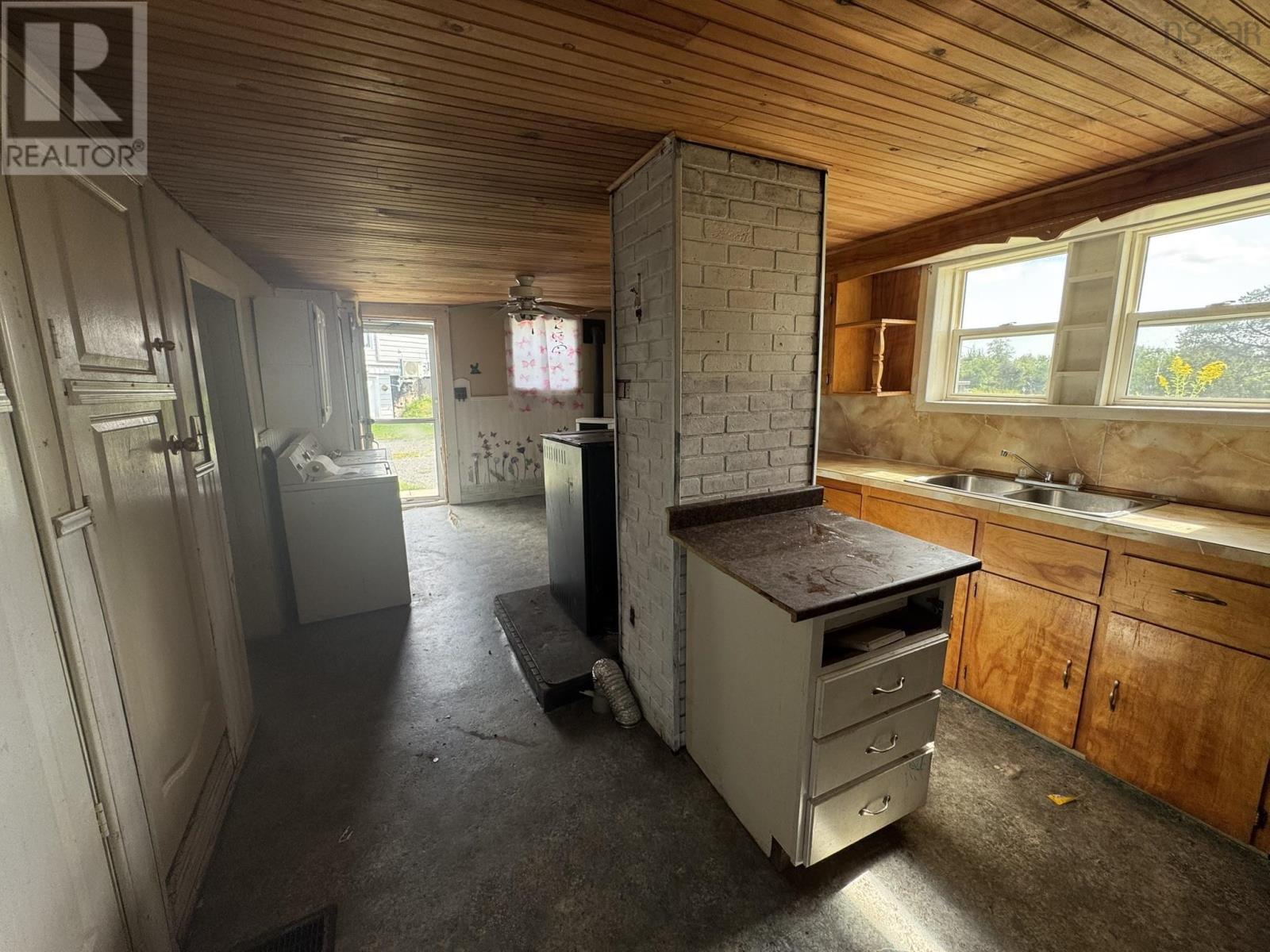 2049 Irving Street, Westville, Nova Scotia  B0K 2A0 - Photo 11 - 202620806