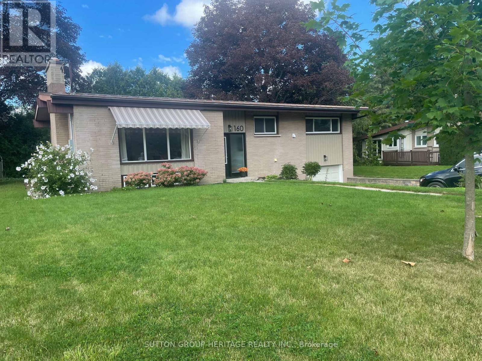 160 LAUREL COURT, Oshawa, Ontario