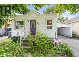 27 ROYCE AVENUE, Brampton, Ontario