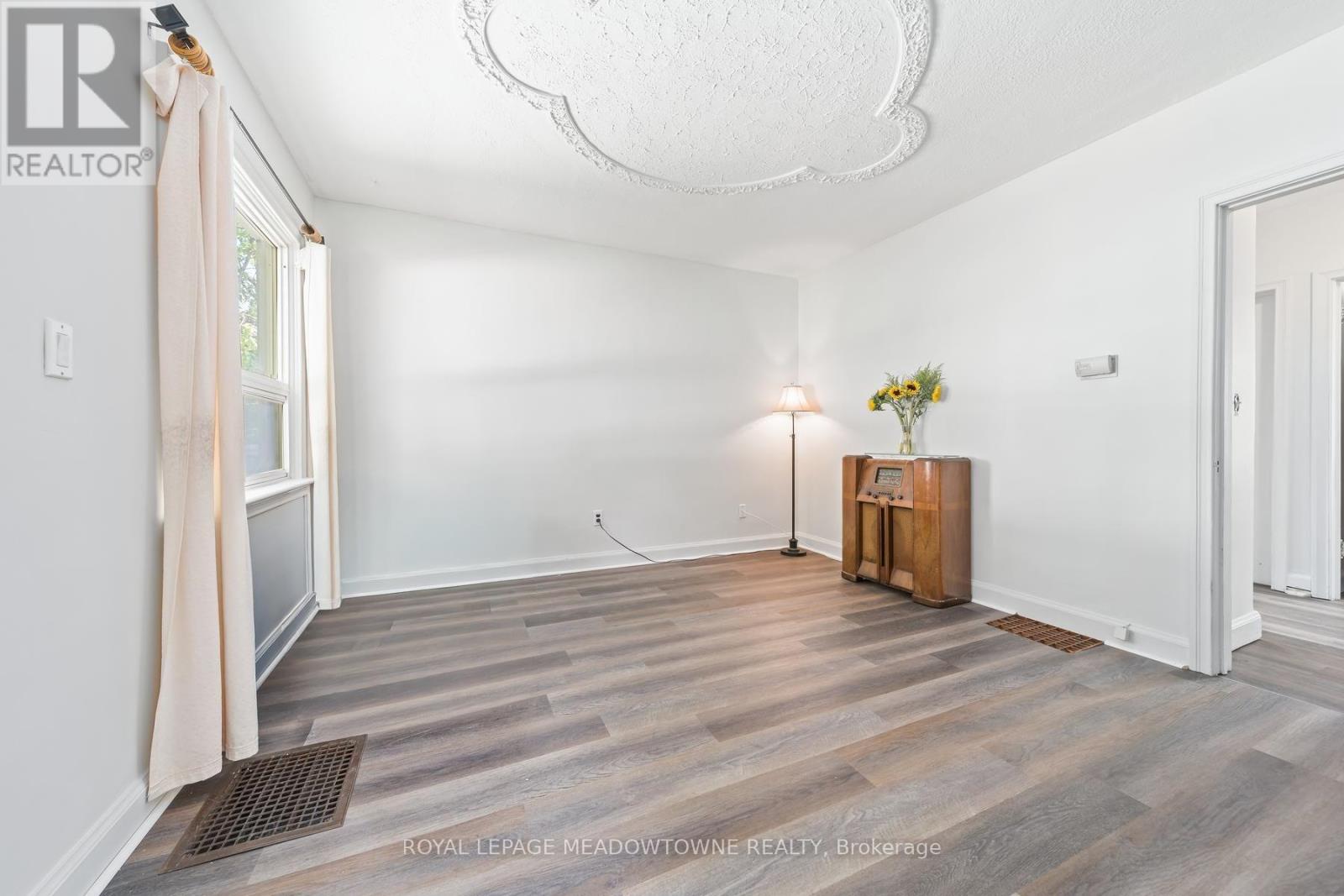 27 Royce Avenue, Brampton, Ontario  L6Y 1J6 - Photo 7 - W13677644