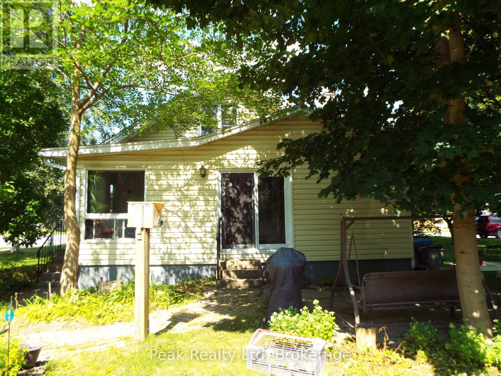 281 Turnberry Street, Huron East, Ontario  N0G 1H0 - Photo 2 - X13669462