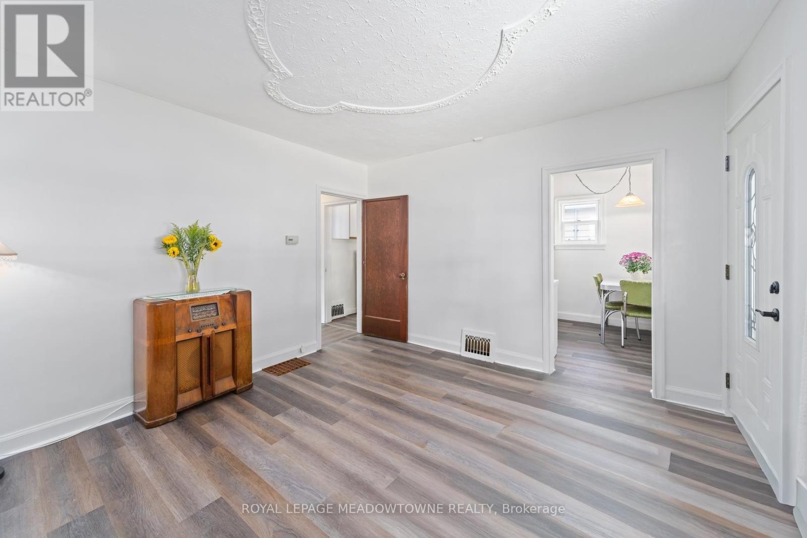 27 Royce Avenue, Brampton, Ontario  L6Y 1J6 - Photo 8 - W13677644