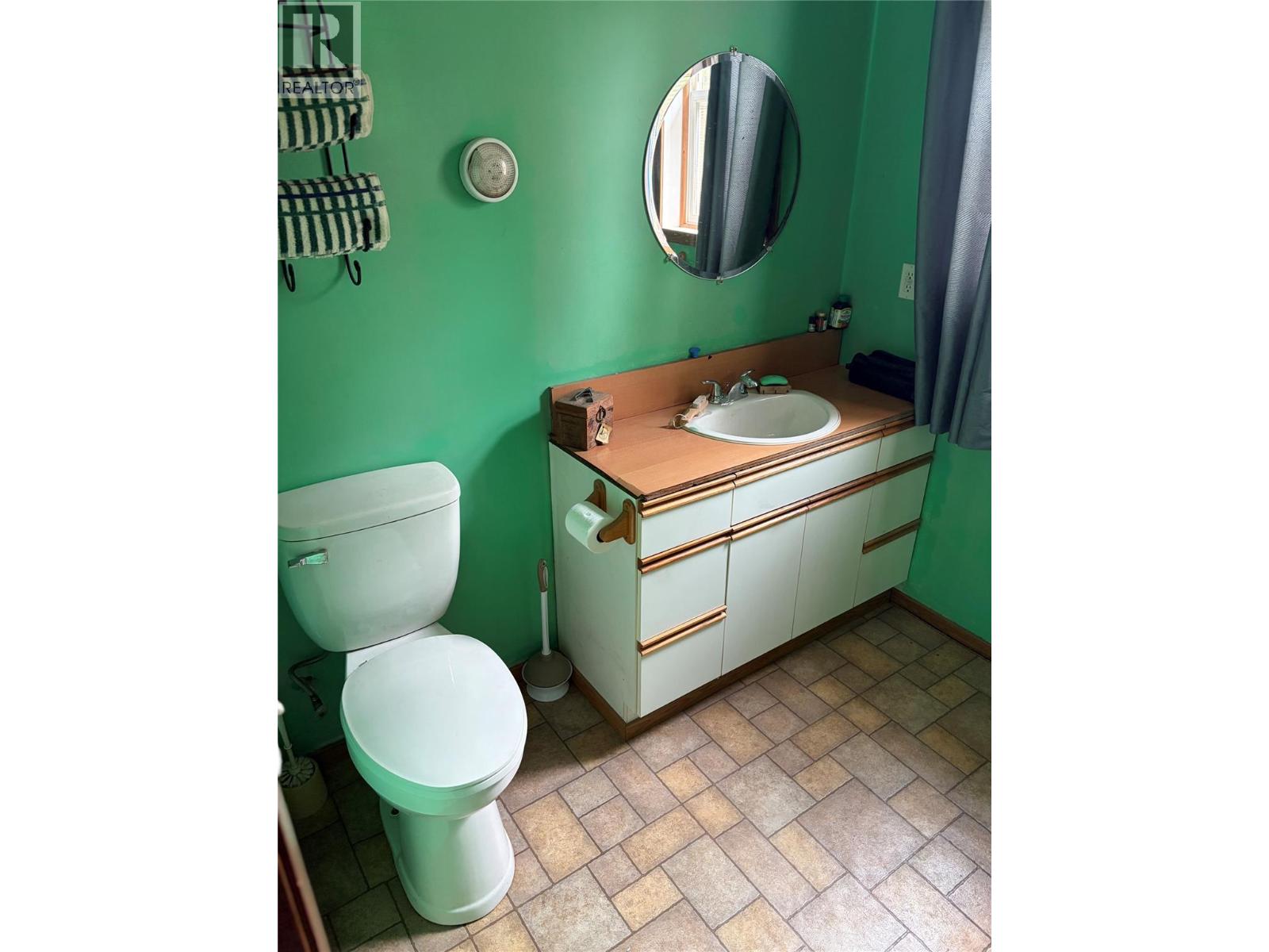 7465 Broadwater Road, Castlegar, British Columbia V1N 4V8 - Photo 20 - 10396818