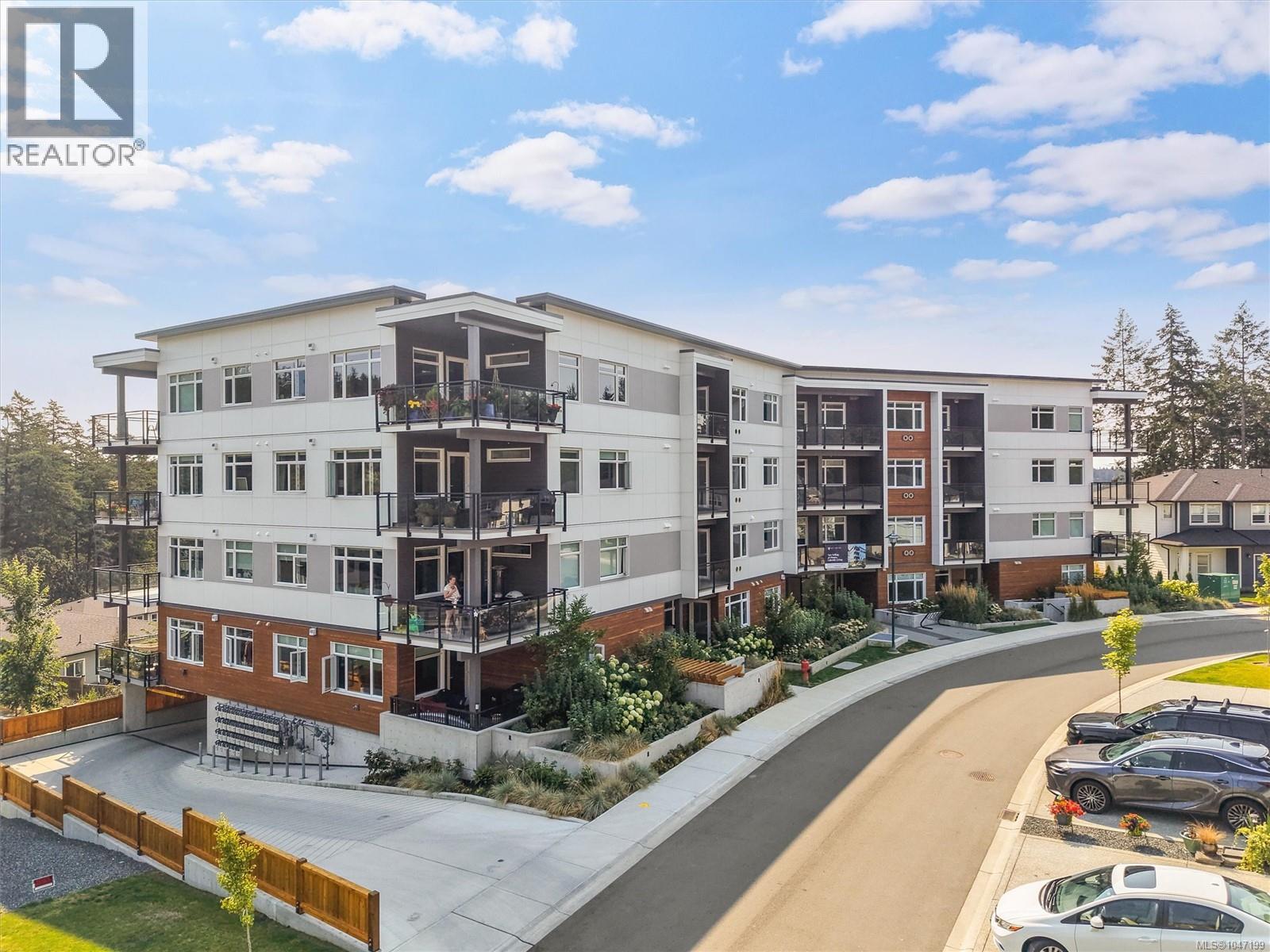 201 2000 West Park Lane, View Royal, British Columbia
