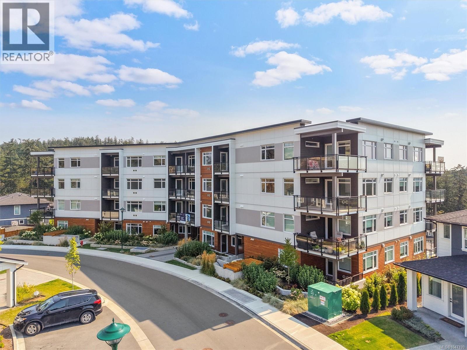 201 2000 West Park Lane, View Royal, British Columbia  V9B 3R7 - Photo 2 - 1047199