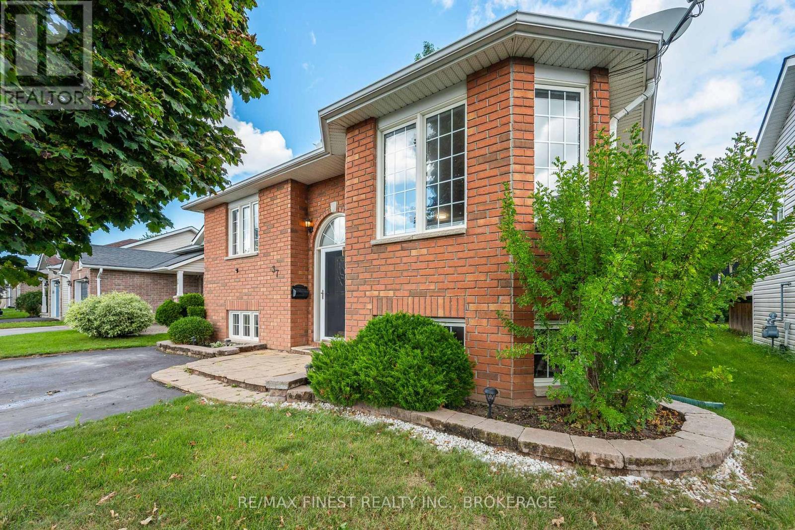 37 Liddle Lane, Belleville, Ontario  K8N 5Y3 - Photo 3 - X13687066