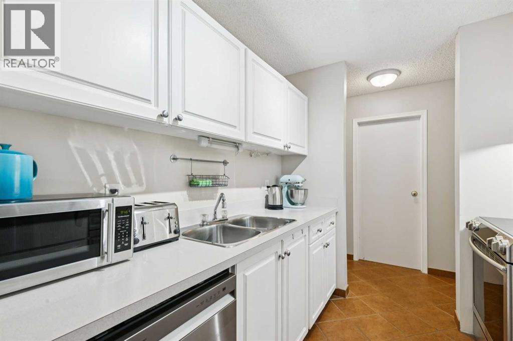 4308, 385 Patterson Hill SW, Calgary, Alberta  T3H 2P3 - Photo 5 - A2304930