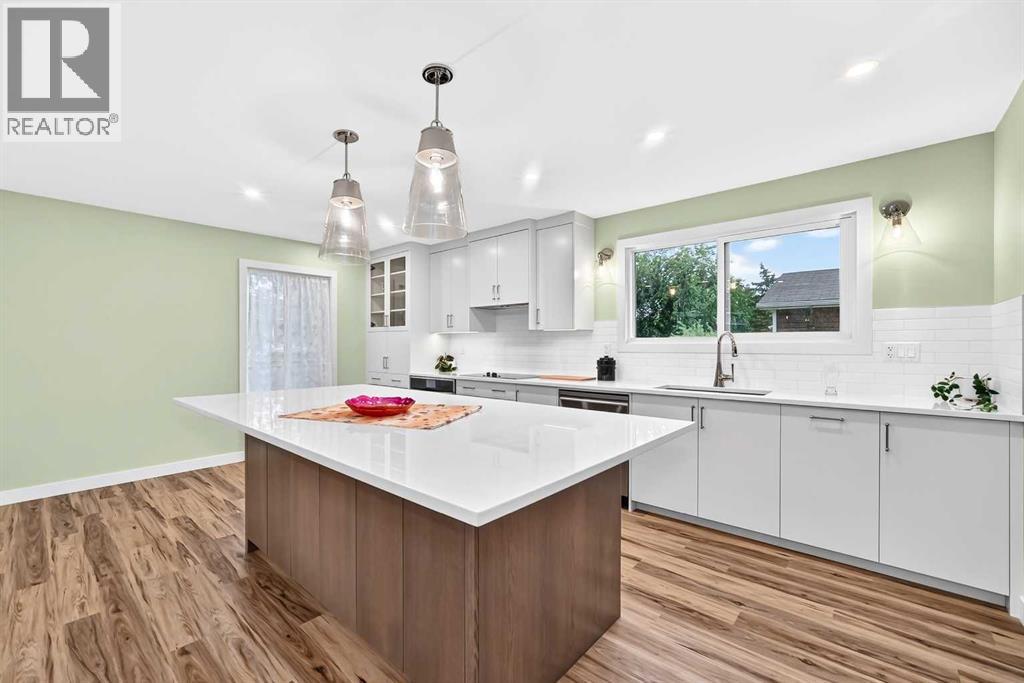 14672 Deer Ridge Drive SE, Calgary, Alberta  T2J 5Y4 - Photo 8 - A2336727