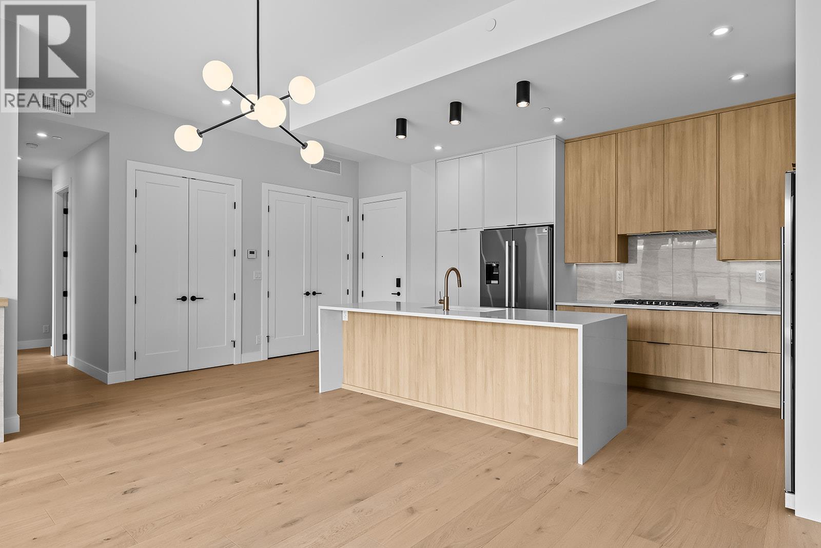 75 Predator Ridge Drive Unit# 604, Vernon, British Columbia  V1H 1G4 - Photo 6 - 10397594
