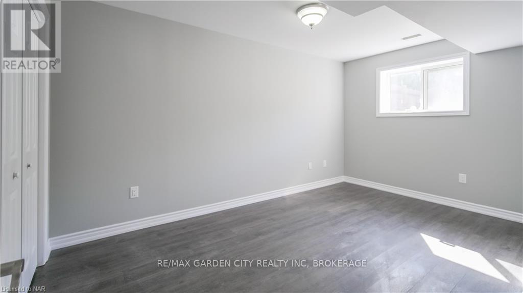 Lower - 113 Thorold Road, Welland, Ontario  L3C 3V1 - Photo 11 - X13687114