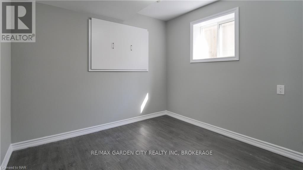 Lower - 113 Thorold Road, Welland, Ontario  L3C 3V1 - Photo 12 - X13687114