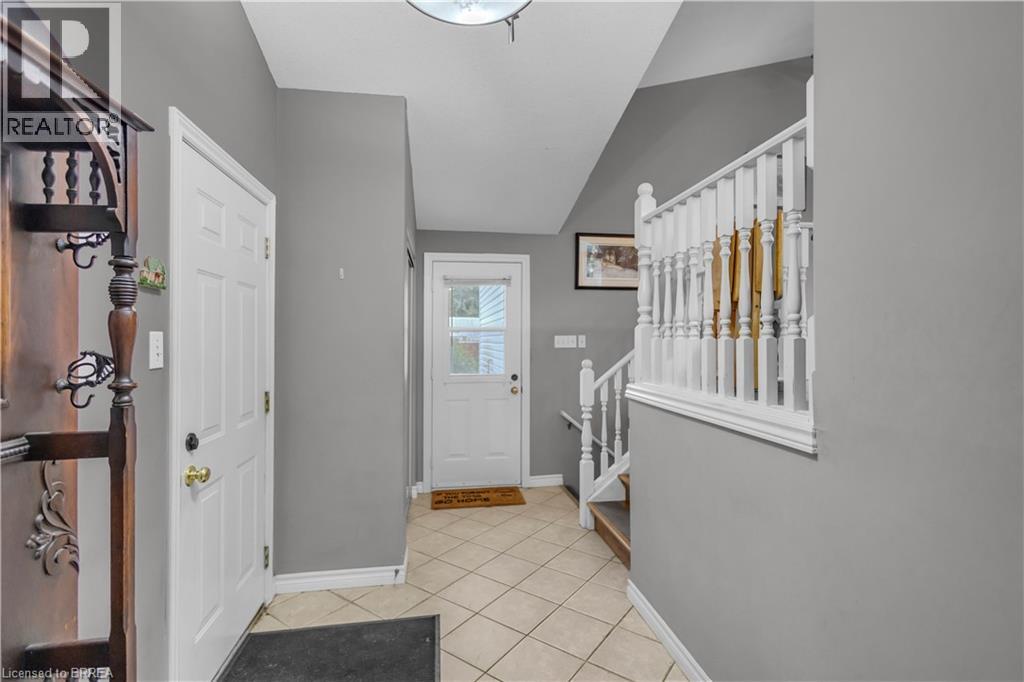 5 Passmore Court, Brantford, Ontario  N3S 7V3 - Photo 3 - 40856586