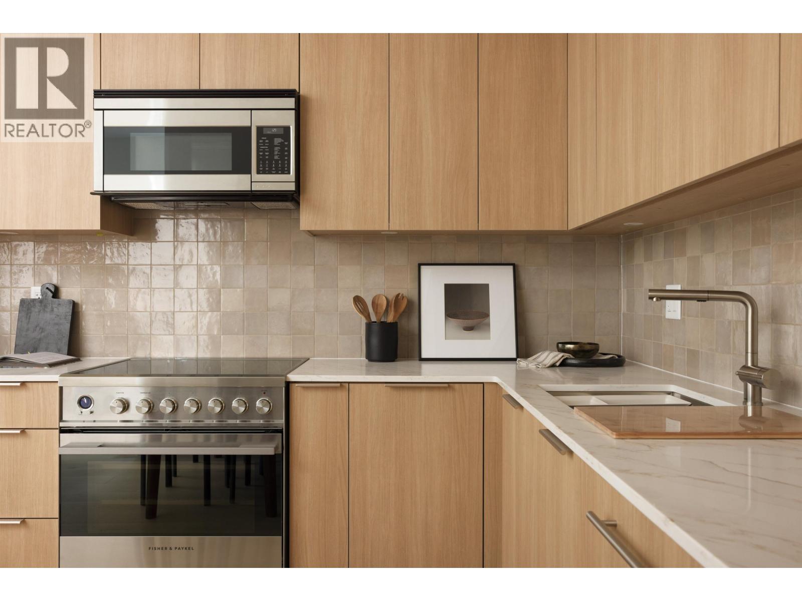 593 E 49TH AVENUE, Vancouver, British Columbia