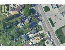 2945 WALKER, Windsor, Ontario