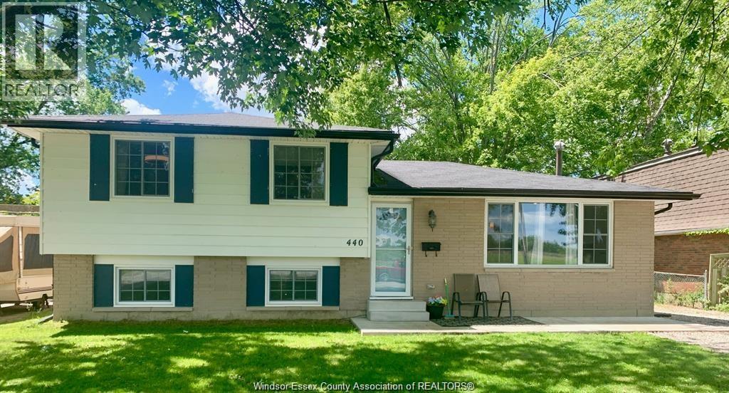 MLS# 26020135: 440 FRYER STREET, Amherstburg, Canada