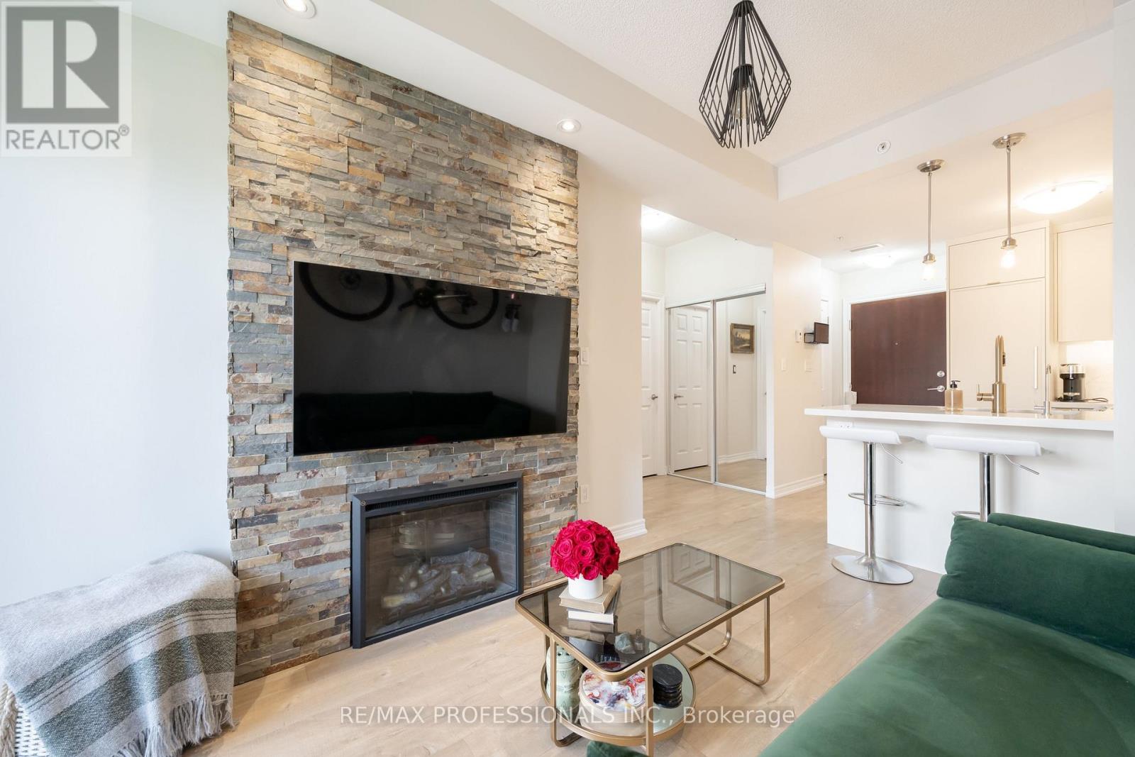 405 - 73 Washington Avenue, Oakville, Ontario  L6K 1W5 - Photo 4 - W13687006