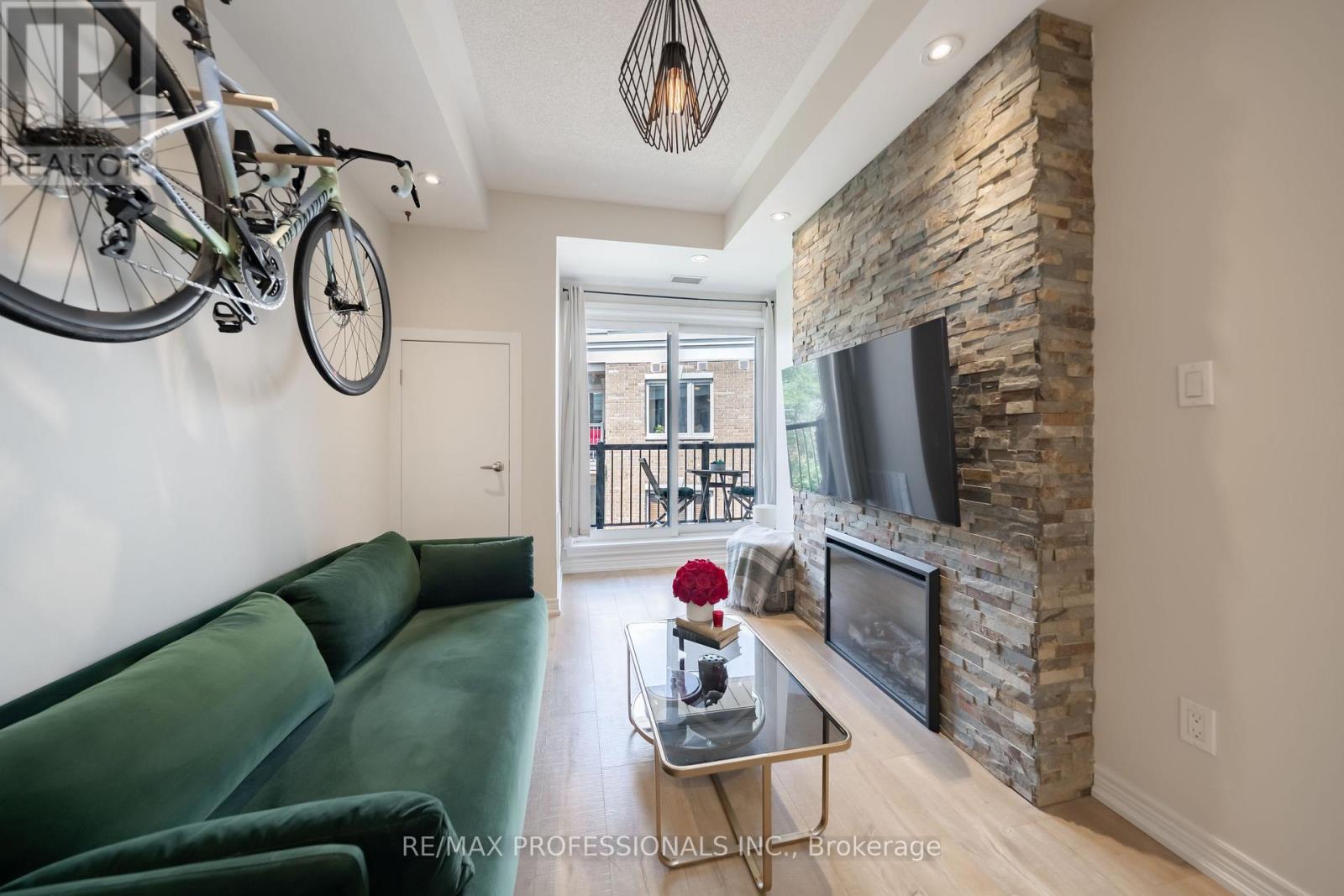405 - 73 Washington Avenue, Oakville, Ontario  L6K 1W5 - Photo 5 - W13687006