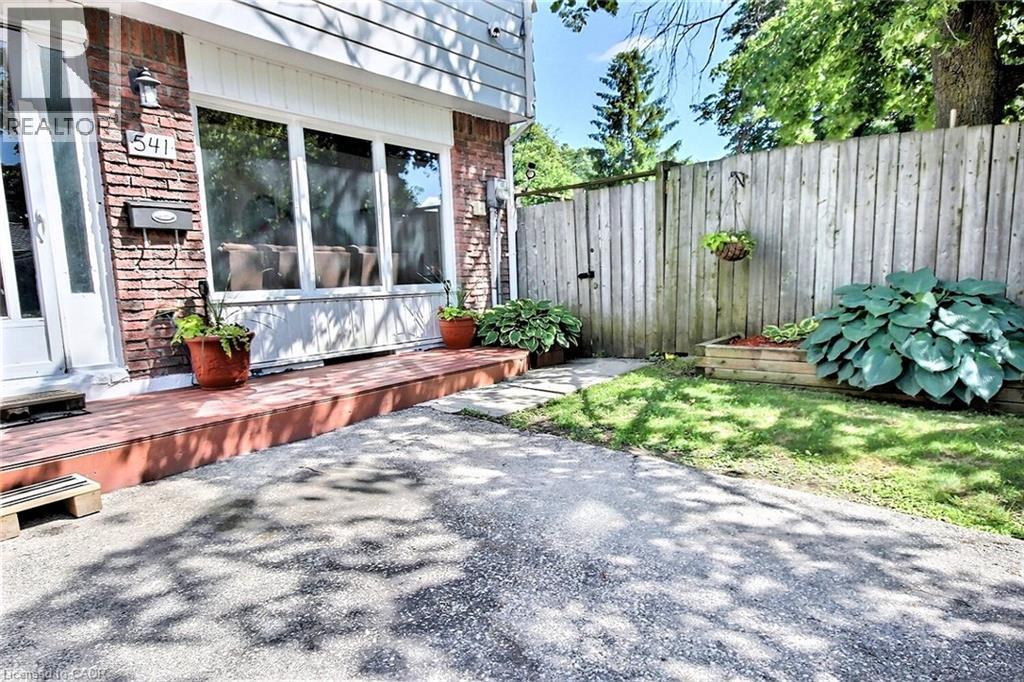 541 Parkview Crescent, Cambridge, Ontario  N3H 4Z9 - Photo 2 - 40840766