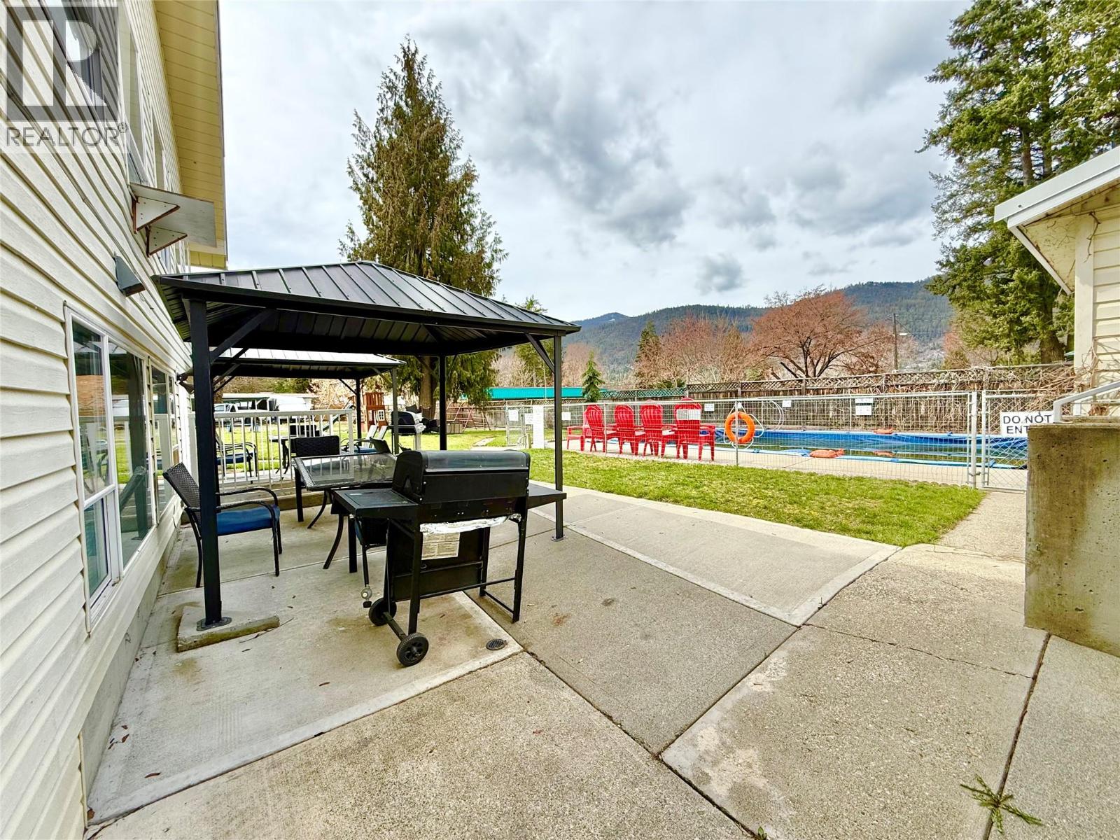 61 Kingsley Road, Christina Lake, British Columbia  V0H 1E2 - Photo 45 - 10382271