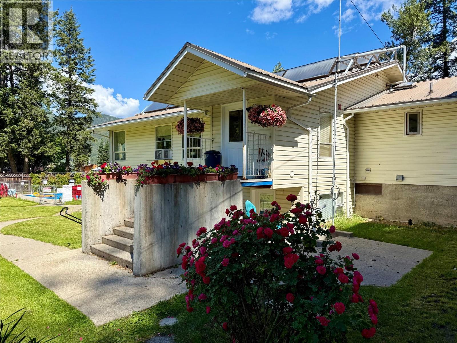 61 Kingsley Road, Christina Lake, British Columbia  V0H 1E2 - Photo 63 - 10382271