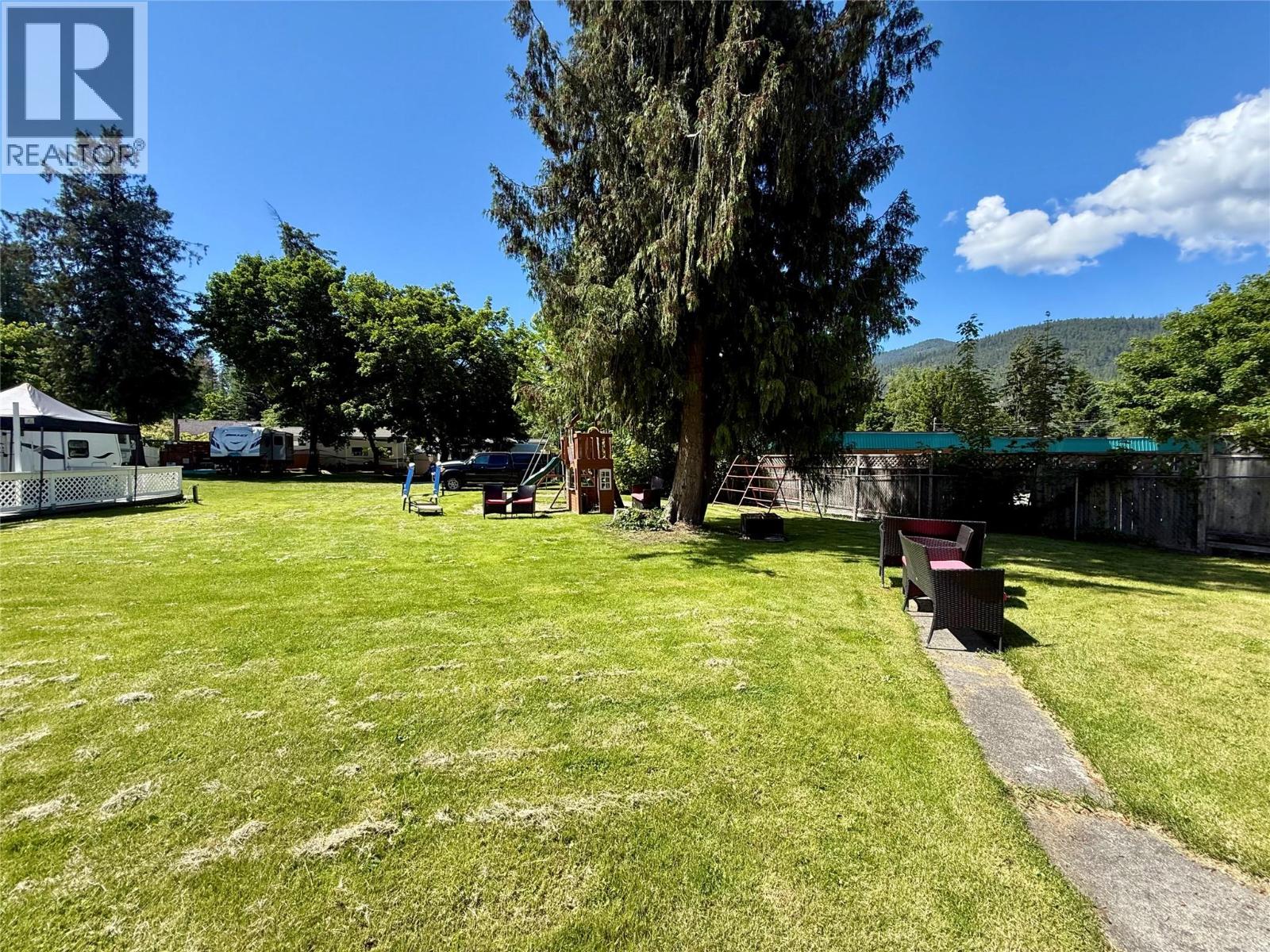 61 Kingsley Road, Christina Lake, British Columbia  V0H 1E2 - Photo 62 - 10382271