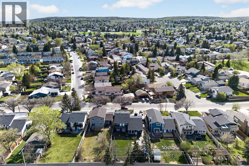 40 Bernard Way NW, Calgary, Alberta  T3K 2E9 - Photo 46 - A2330085