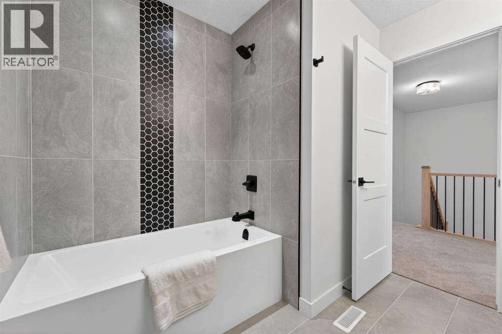 40 Bernard Way NW, Calgary, Alberta  T3K 2E9 - Photo 27 - A2330085