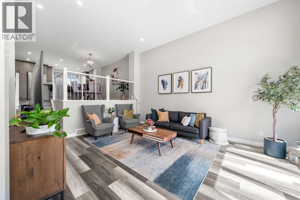 374 Magnolia Square SE, Calgary, Alberta  T3M 2W4 - Photo 4 - A2331047