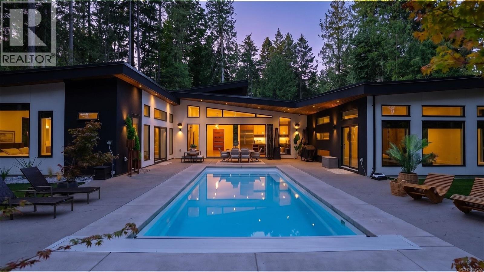 867 Bradley Dyne Rd, North Saanich, British Columbia