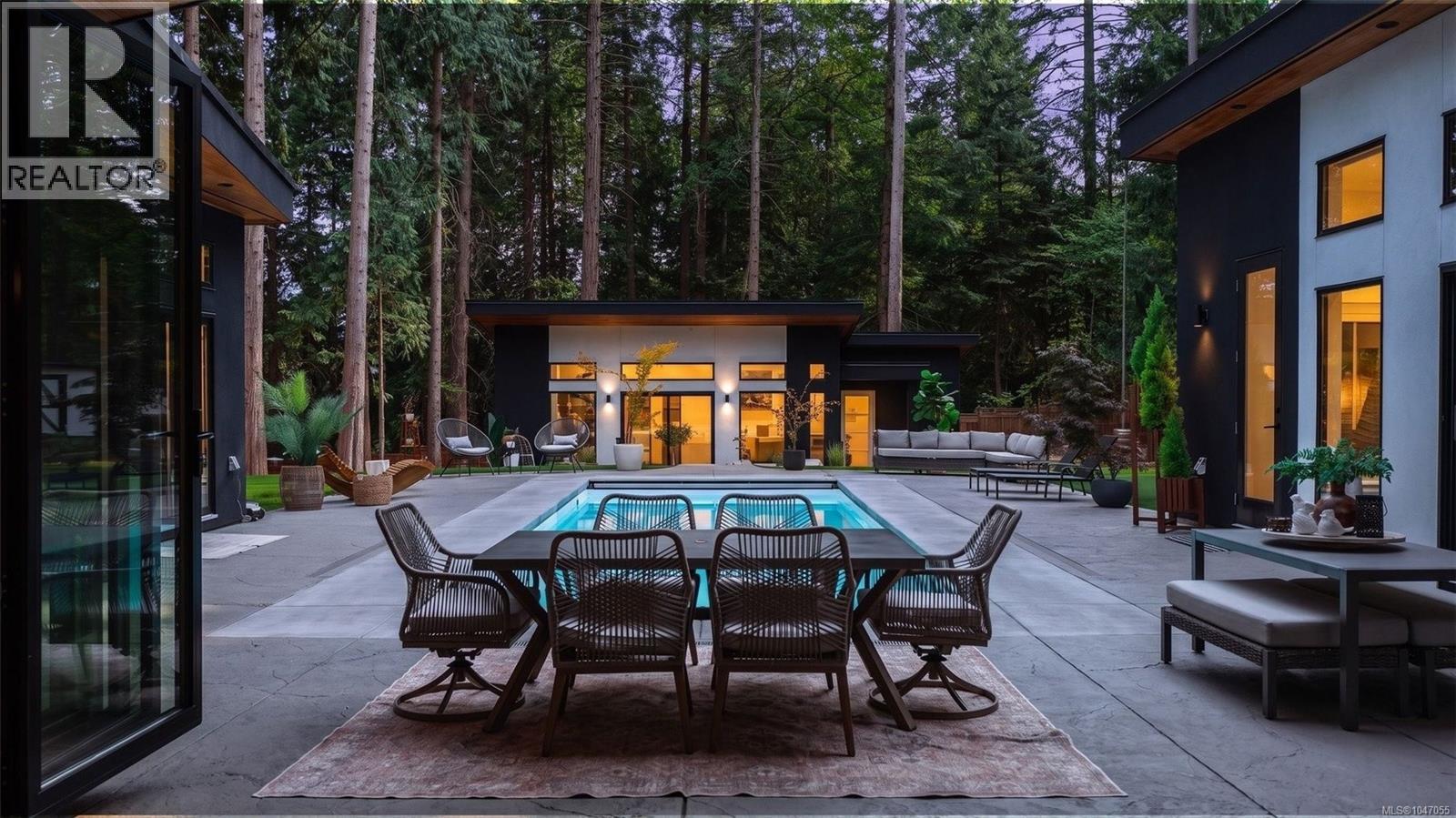 867 Bradley Dyne Rd, North Saanich, British Columbia  V8L 5H1 - Photo 3 - 1047055