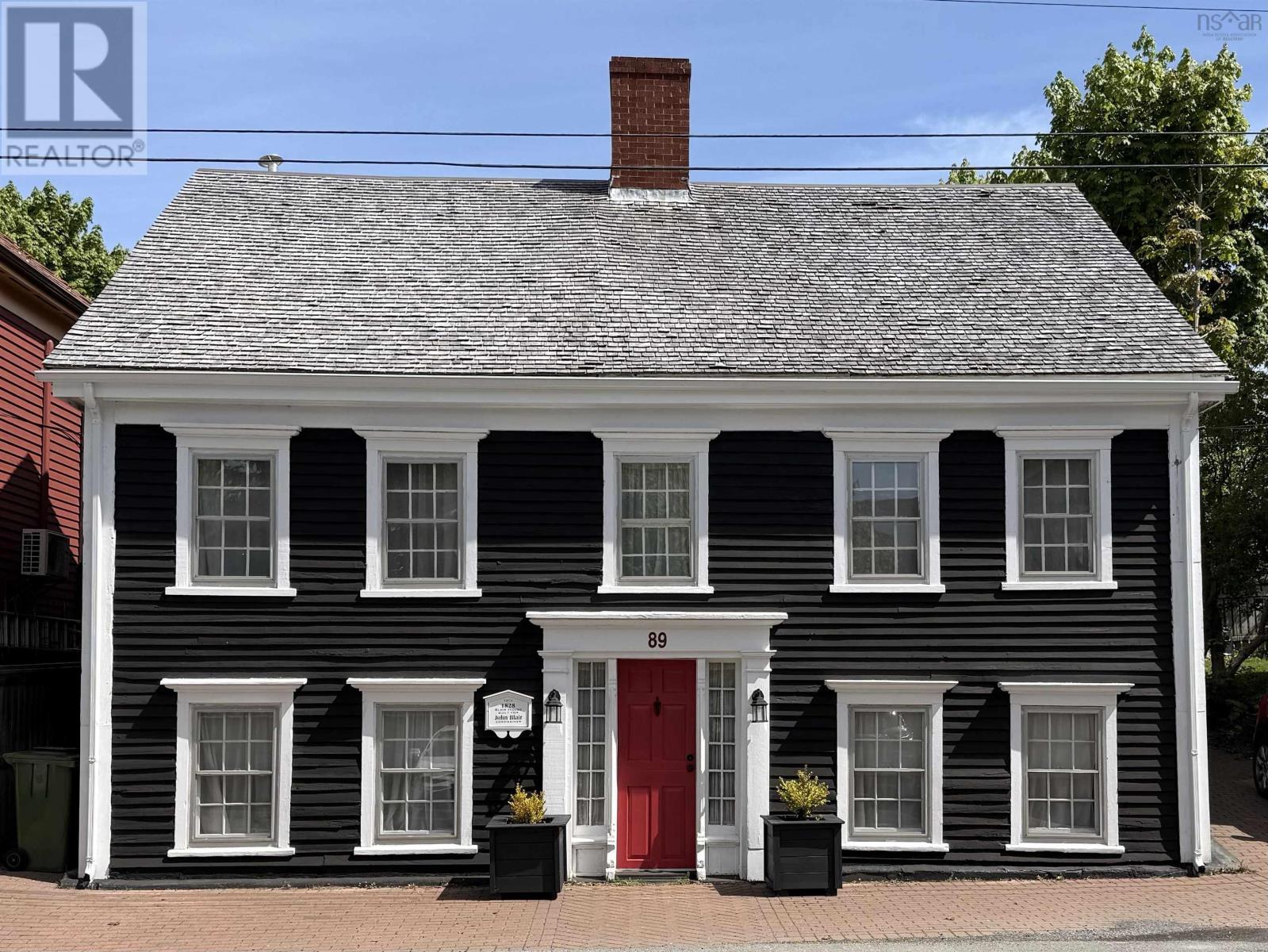 89 York Street, Lunenburg, Nova Scotia  B0J 2C0 - Photo 1 - 202612891