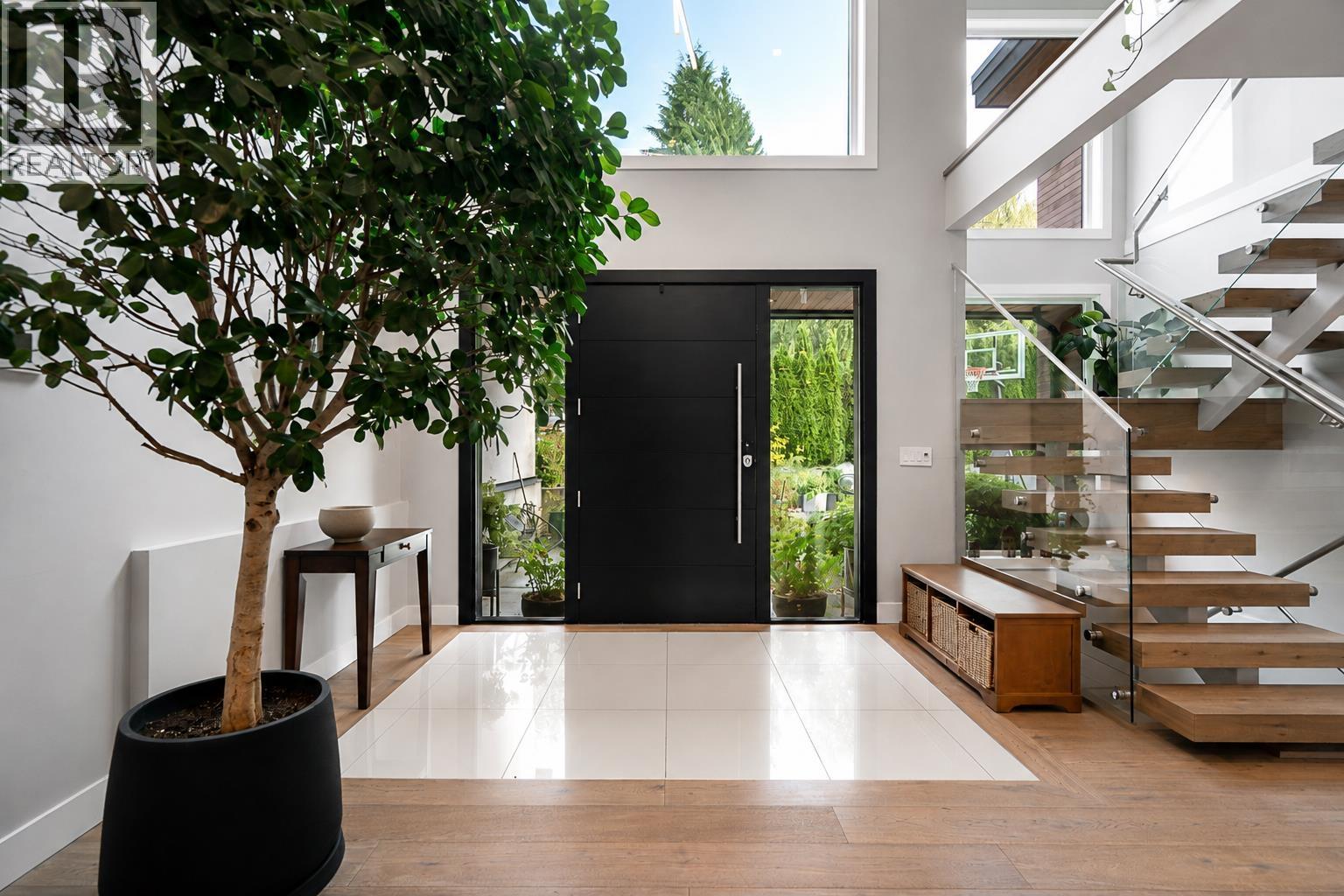 955 Forest Hills Drive, North Vancouver, British Columbia  V7R 1N4 - Photo 4 - R3156689