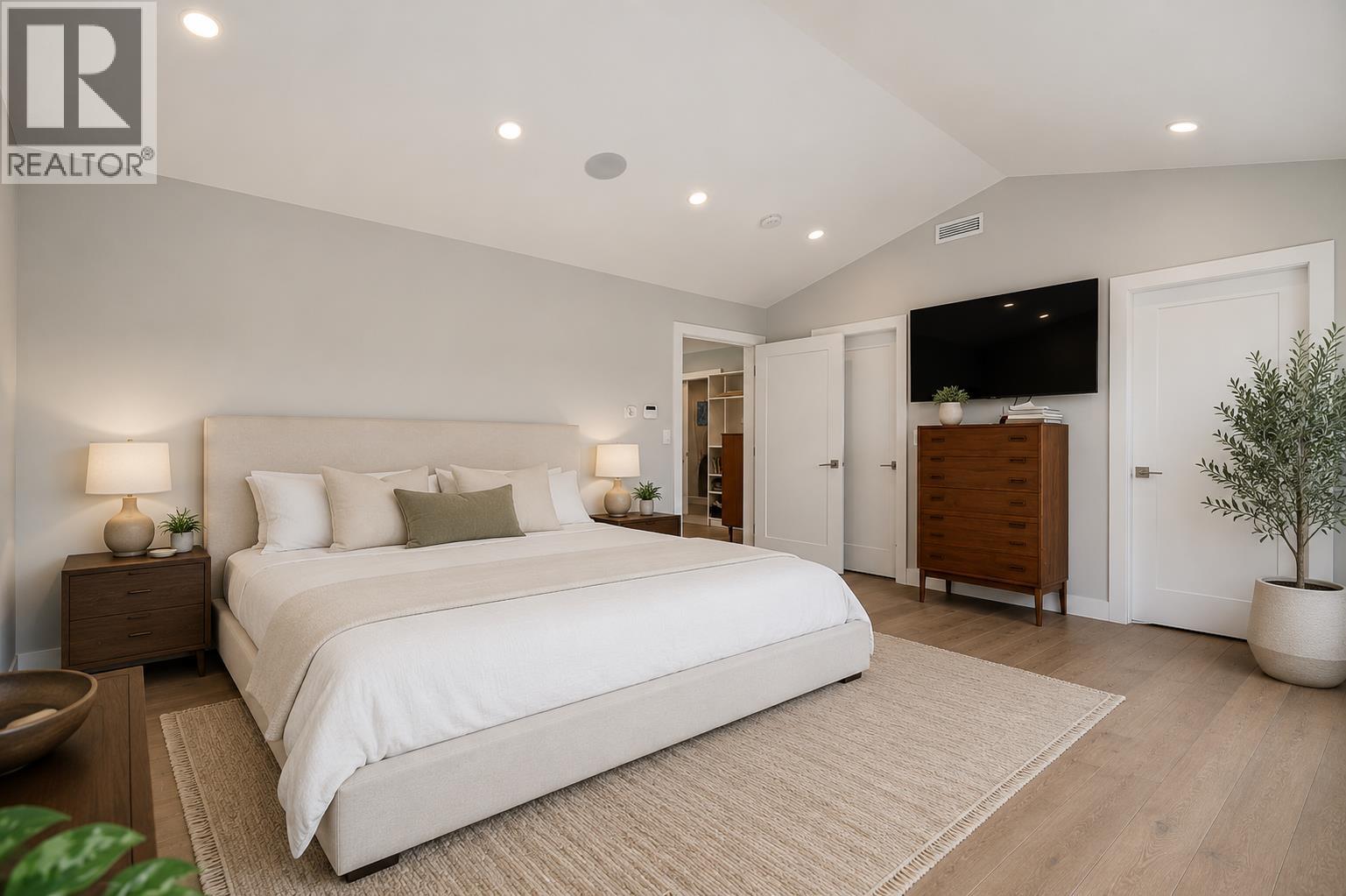 955 Forest Hills Drive, North Vancouver, British Columbia  V7R 1N4 - Photo 20 - R3156689