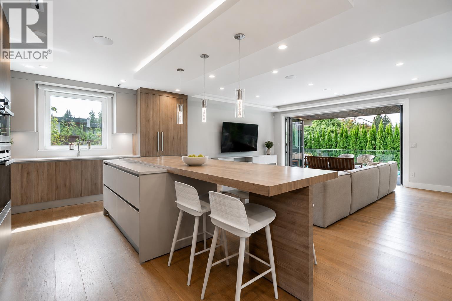 955 Forest Hills Drive, North Vancouver, British Columbia  V7R 1N4 - Photo 9 - R3156689