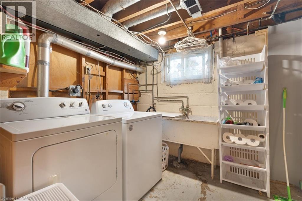 128 East 39th Street, Hamilton, Ontario  L8V 4H3 - Photo 14 - 40850086