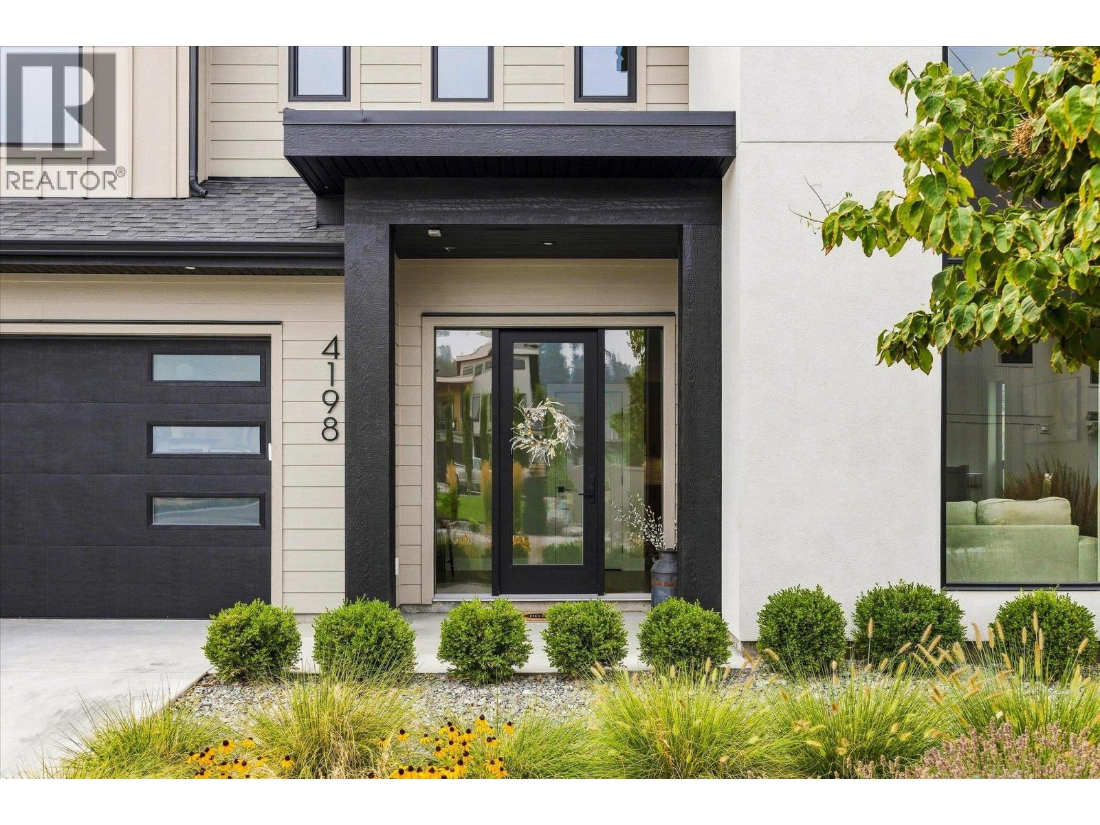 4198 Russo Street, Kelowna, British Columbia  V1W 0B6 - Photo 2 - 10397057