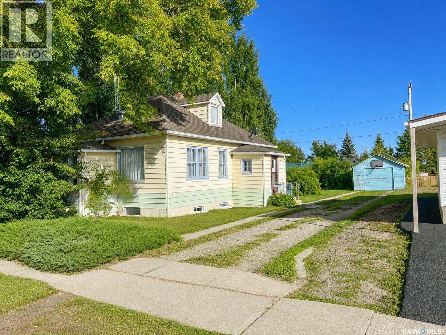 214 1st Avenue E, Blaine Lake, Saskatchewan  S0J 0J0 - Photo 1 - SK045829