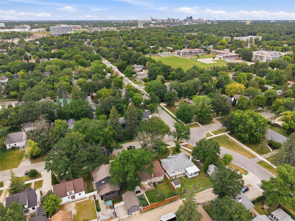 806 Oakenwald Avenue, Winnipeg, Manitoba R3T 1N1 - Photo 33 - 202620757