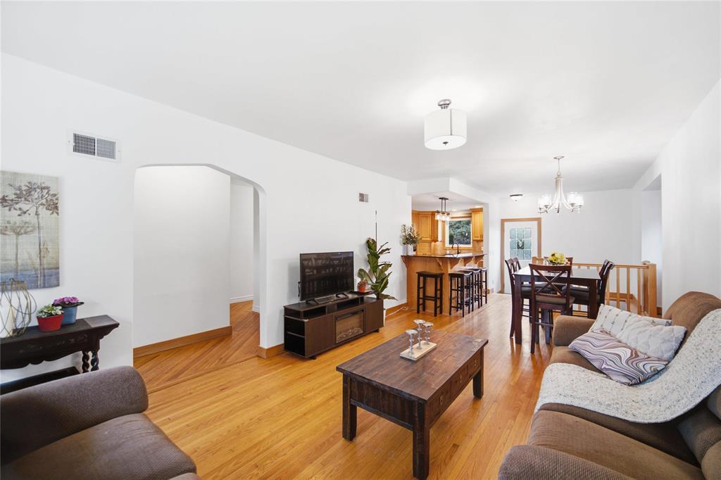 806 Oakenwald Avenue, Winnipeg, Manitoba R3T 1N1 - Photo 4 - 202620757