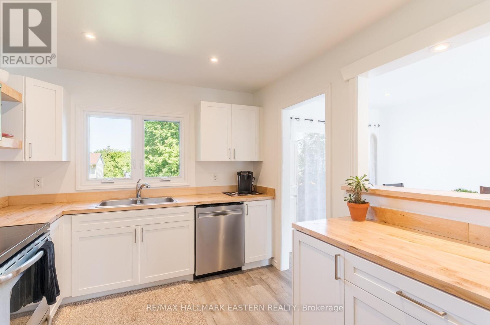 210 Maxwell Avenue, Peterborough, Ontario  K9J 1B5 - Photo 10 - X13588962