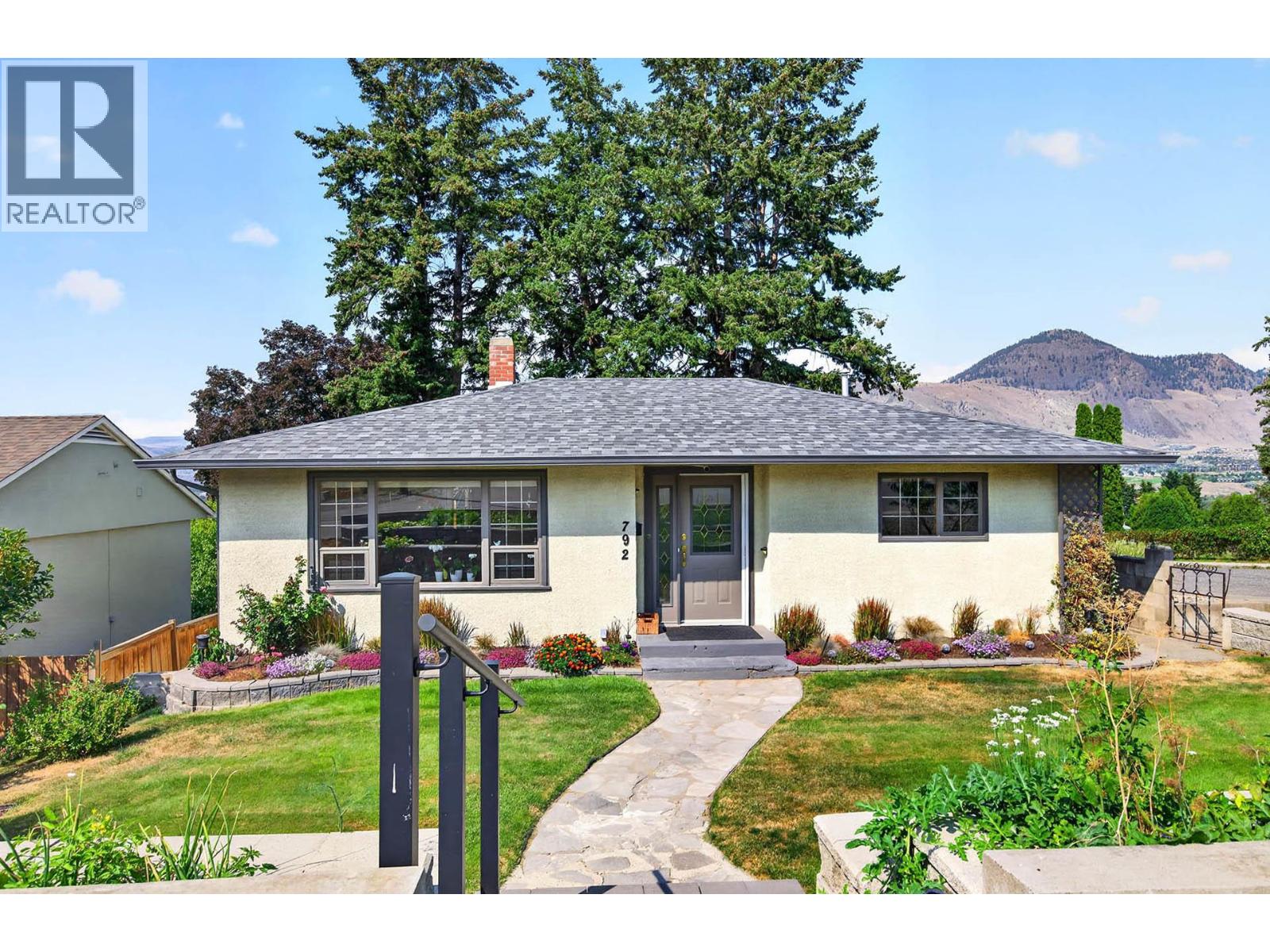 792 Munro Street, Kamloops, British Columbia  V2C 3E8 - Photo 1 - 10398049