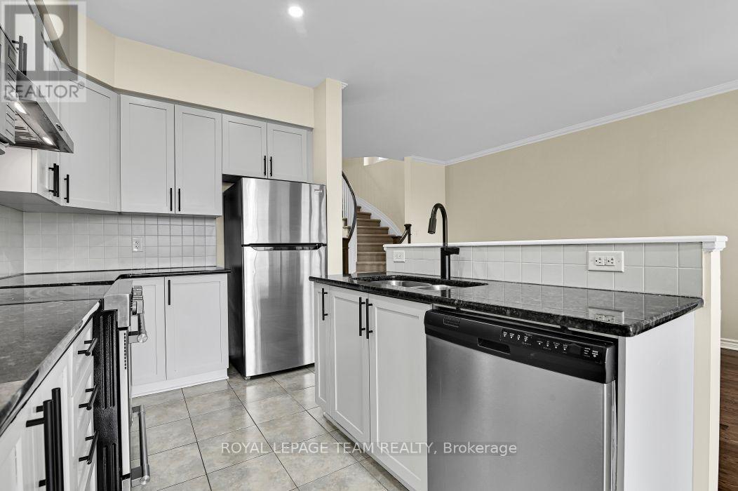 34 Torbec Avenue E, Ottawa, Ontario  K2T 0B6 - Photo 12 - X13681426