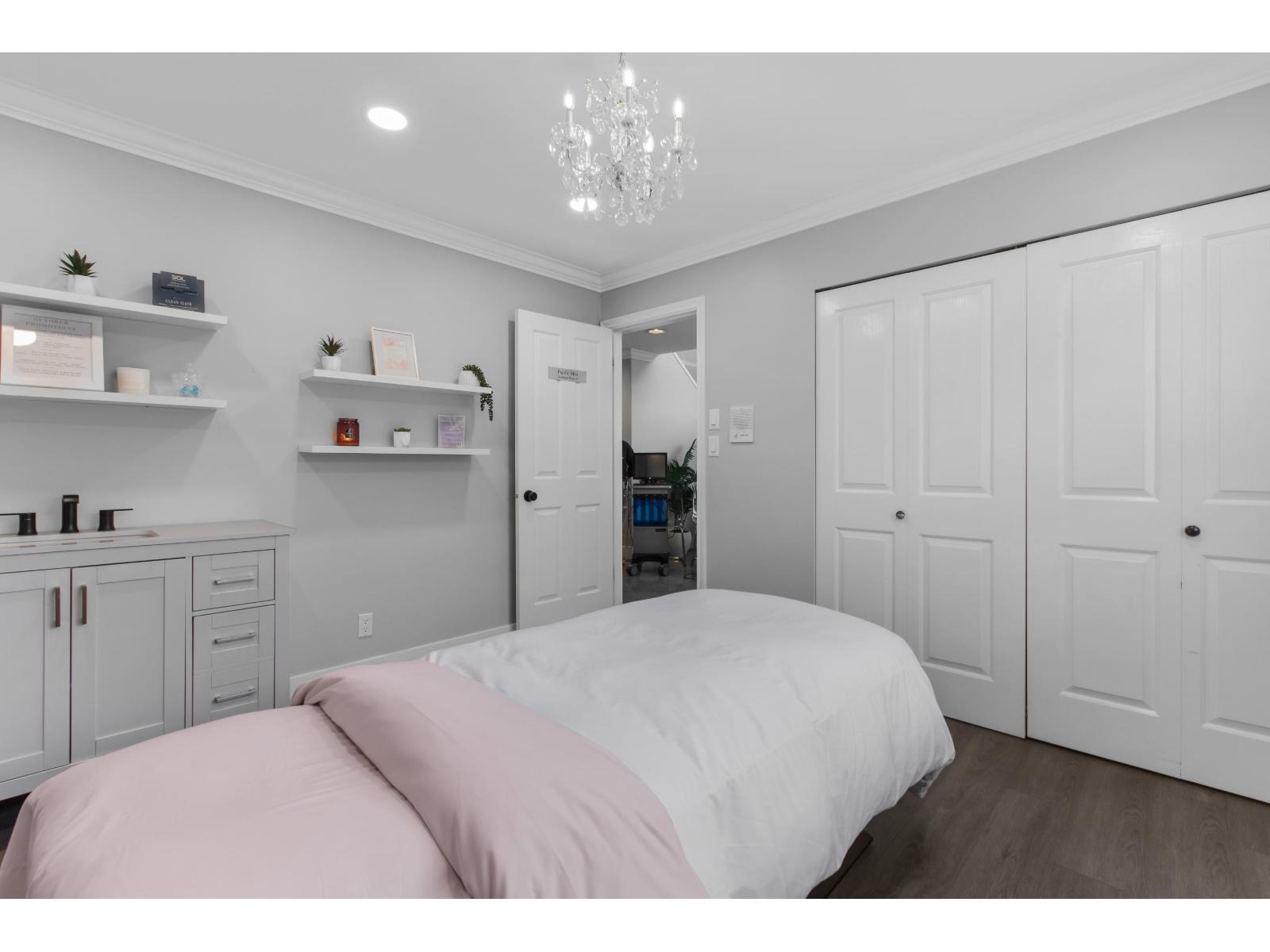 1170 Dolphin Street, White Rock, British Columbia  V4B 4G8 - Photo 4 - R3156270
